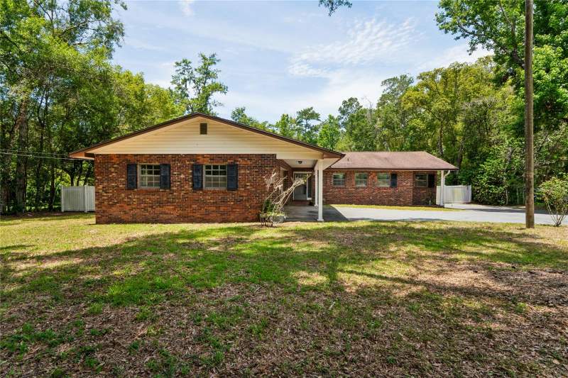 3 bedroom Single Family Residence at 1022 S Mildred Avenue, Parsons Add To Brooksville, Brooksville — photo 2