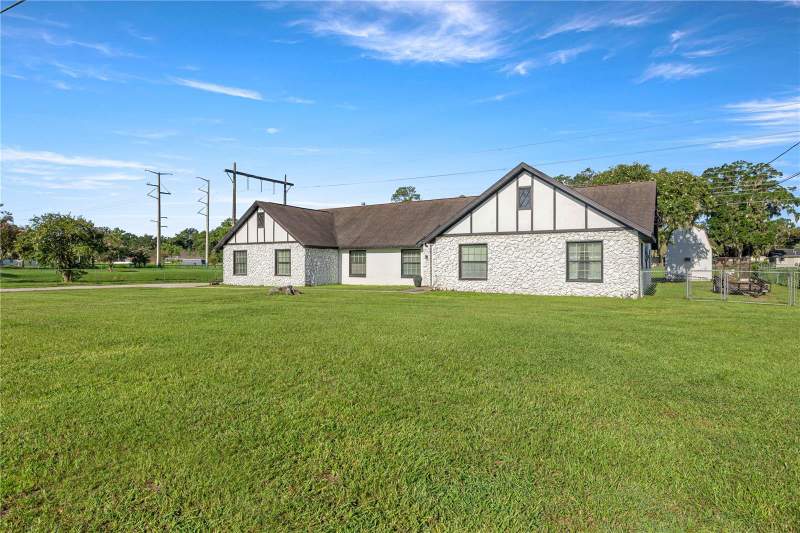 4 bedroom Single Family Residence at 1166 SE 44th Avenue, Country Estate, Ocala — photo 3