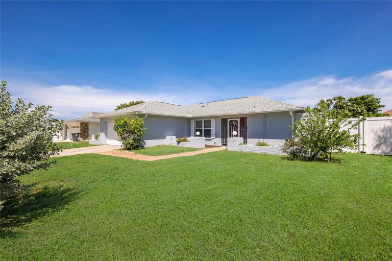 3 bedroom Single Family Residence at 6910 18th Avenue, Village Green Of Bradenton, Bradenton — photo 3