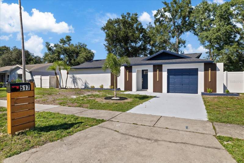 2 bedroom Single Family Residence at 517 Falkirk Avenue, Brandon-Valrico Hills Estates, Valrico — photo 3