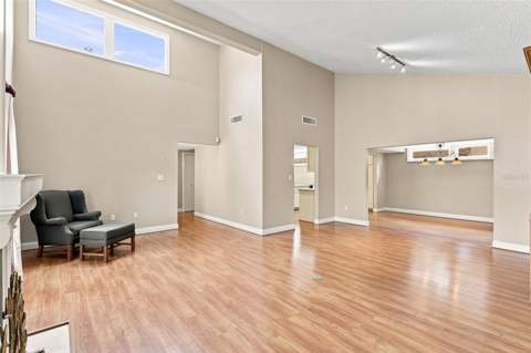 124 Oaks Court, Sanford FL - photo 10 of 43