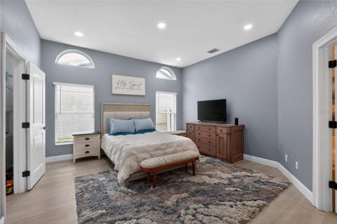 17721 Hampshire Oak Drive, Tampa FL - photo 18 of 35