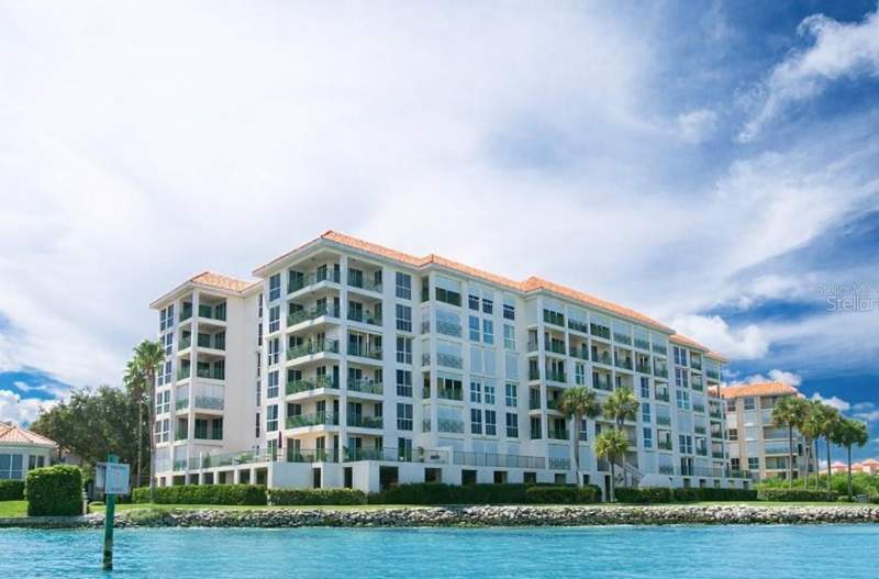 Dolphin Cay