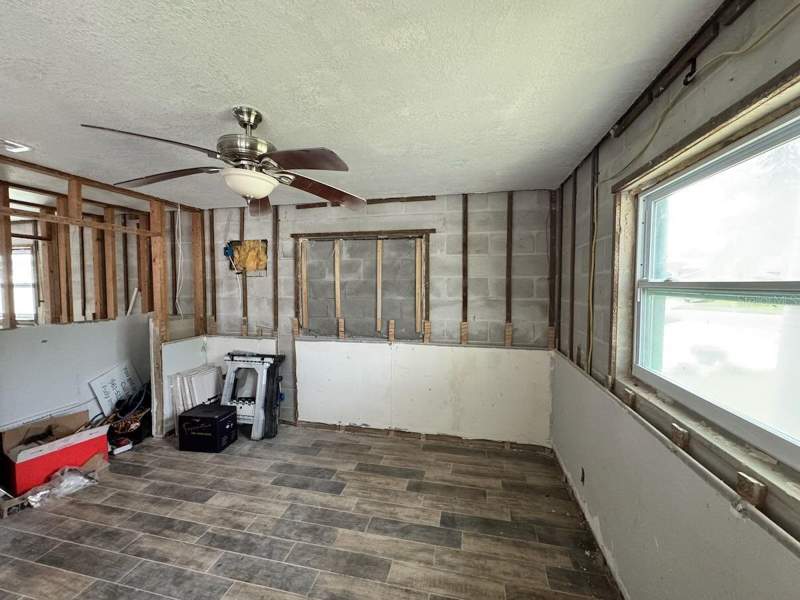 3 bedroom Single Family Residence at 5451 Bayou Grande Boulevard, Shore Acres Bayou Grande Sec, St Petersburg — photo 4