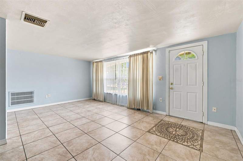 3 bedroom Single Family Residence at 3431 Overland Drive, Beacon Square, Holiday — photo 5
