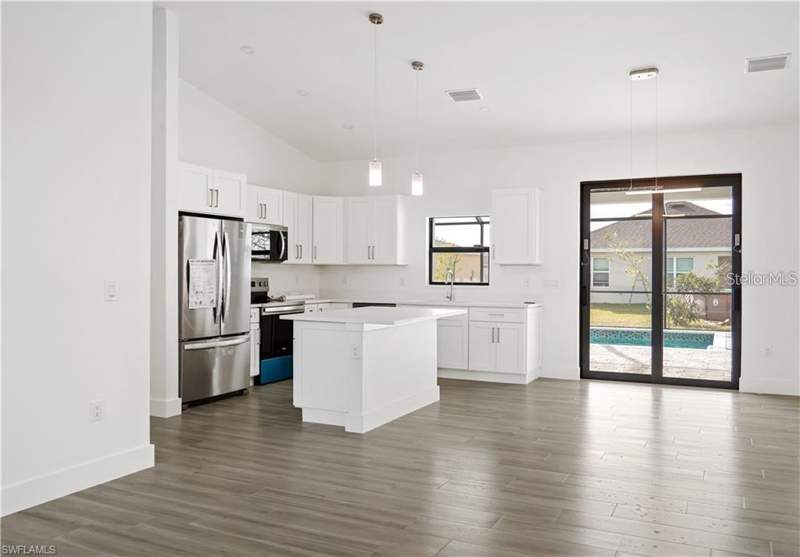 4 bedroom Single Family Residence at 1436 NW 31st Avenue, Cape Coral, Cape Coral — photo 3