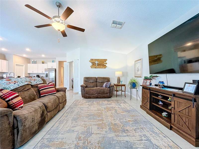 4 bedroom Single Family Residence at 197 Rain Berry Avenue, Osprey Reserve, Ruskin — photo 5