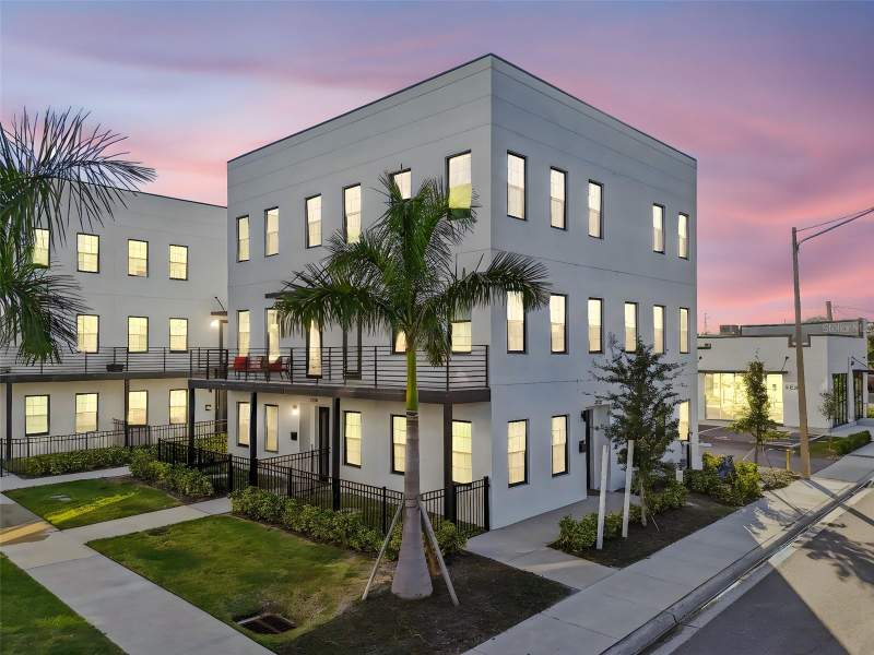 3 bedroom Townhouse at 2724 5th Avenue, Canvas Wad, St Petersburg — photo 2
