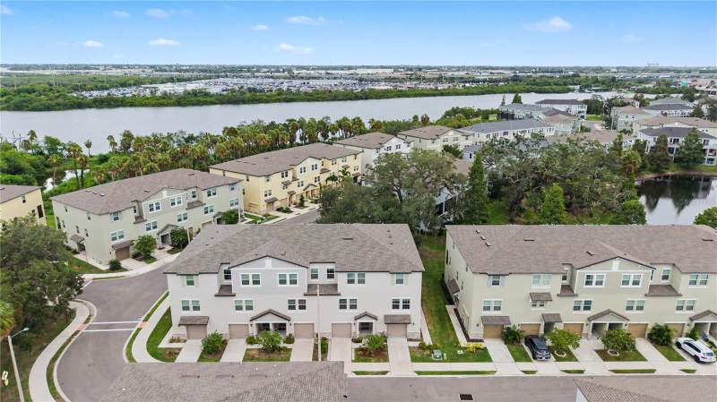 4 bedroom Townhouse at 4607 Tuscan Loon Drive, Palm River Twnhms Ph 2, Tampa — photo 3