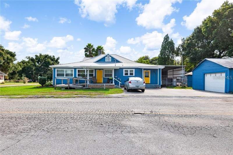 5 bedroom Single Family Residence at 1005 E Main Street, The Oaks Add, Bartow — photo 3