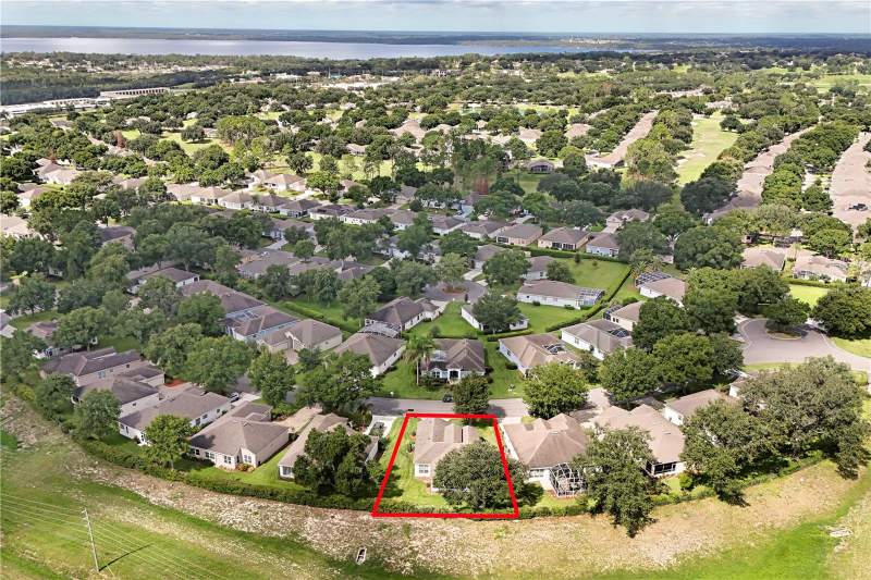 3 bedroom Single Family Residence at 4075 Kingsley Street, Cambridge/Kings Rdg Sub, Clermont — photo 2