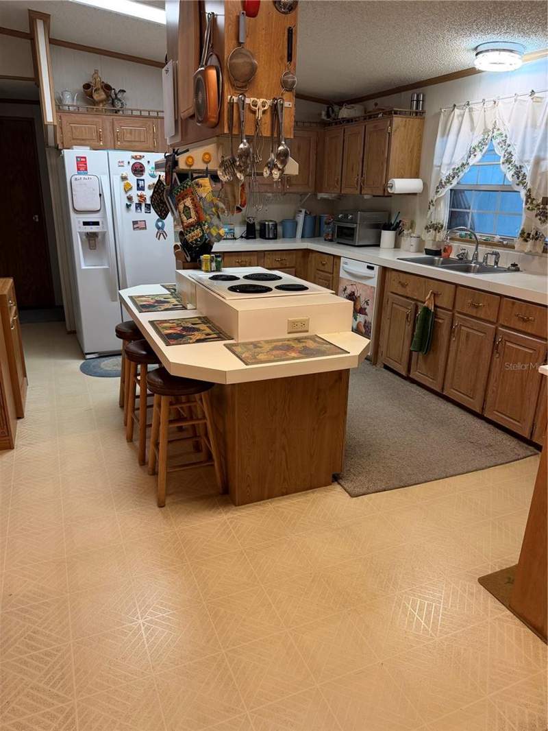 3 bedroom Manufactured Home at 7650 SW 10th Street, Ocala Thoroughbred Acres, Ocala — photo 5
