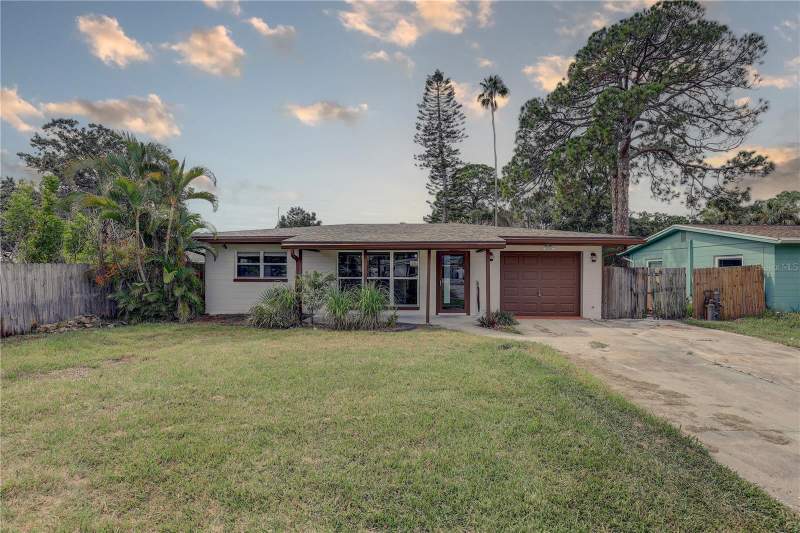 2 bedroom Single Family Residence at 330 83rd Avenue, Rio Vista, St Petersburg — photo 2