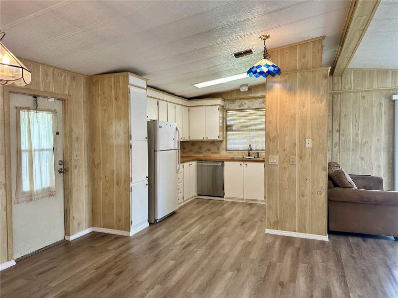 2 bedroom Manufactured Home at 322 Bass Court, Gull-Aire Village, Oldsmar — photo 5