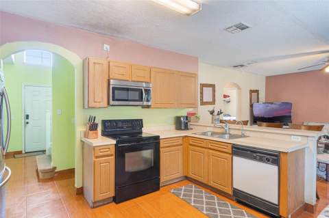 1139 Cambourne Drive, Kissimmee FL - photo 7 of 28