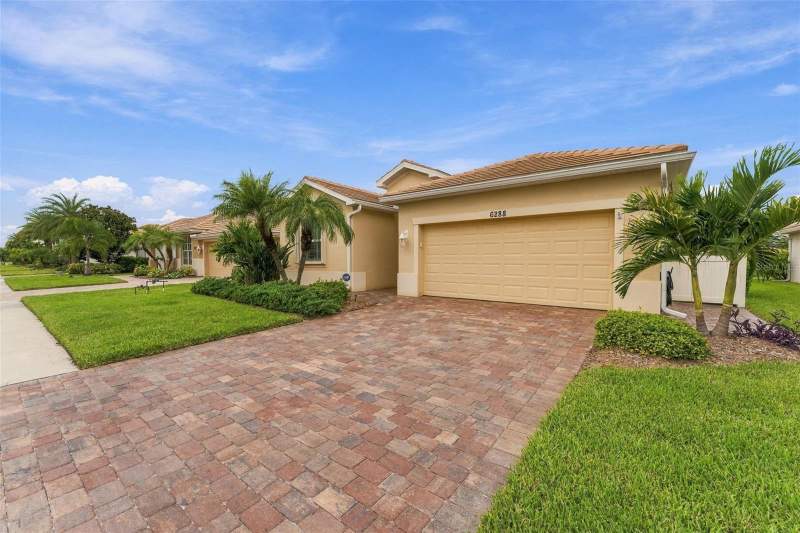 4 bedroom Single Family Residence at 6288 Grand Cypress Boulevard, Villas At Charleston Park Ph 02, North Port — photo 3