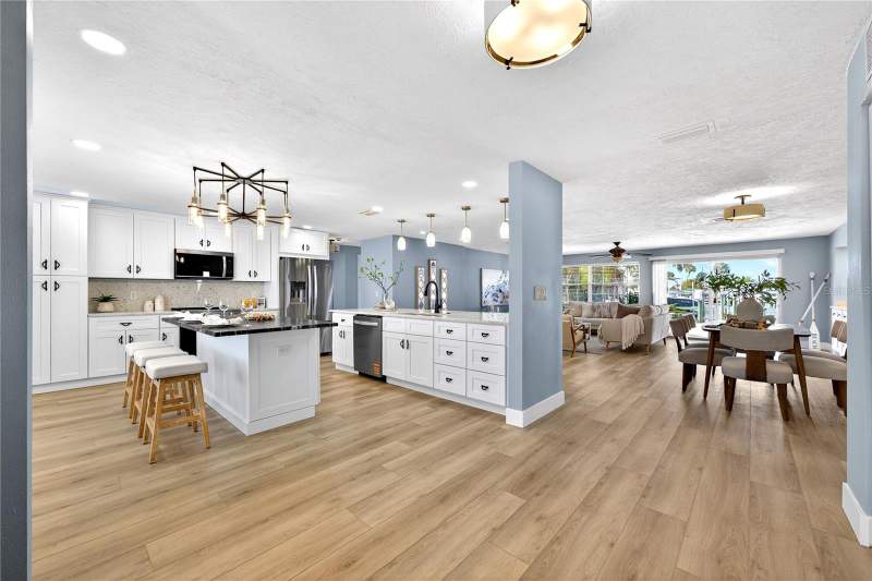 3 bedroom Single Family Residence at 6410 3rd Palm Point, Three Palms Point, St Pete Beach — photo 4