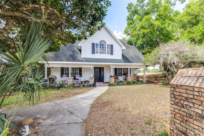 4 bedroom Single Family Residence at 954 ODONIEL DRIVE, COUNTRY OAKS OF LAKELAND ADD, LAKELAND — photo 1