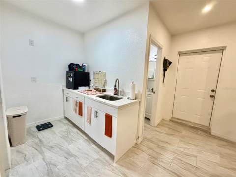 6004 Memorial Highway, Tampa FL - photo 16 of 40