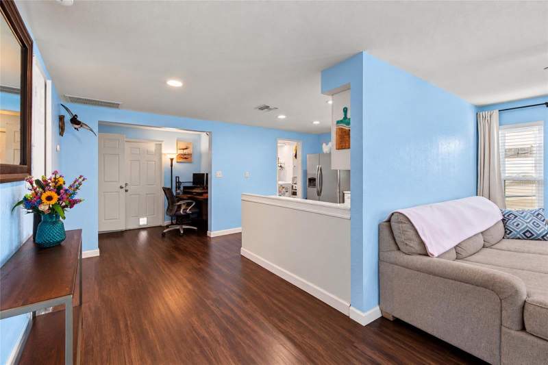2 bedroom Single Family Residence at 4490 49th Avenue, Royal Palm Trailer Homes, St Petersburg — photo 4