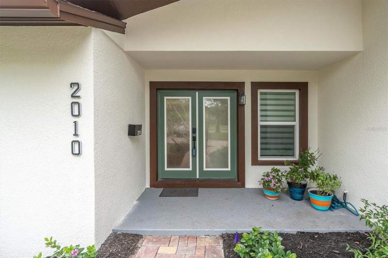 3 bedroom Single Family Residence at 2010 Pinellas Point Drive, Pinellas Point Add Sec B Mound Sec, St Petersburg — photo 4