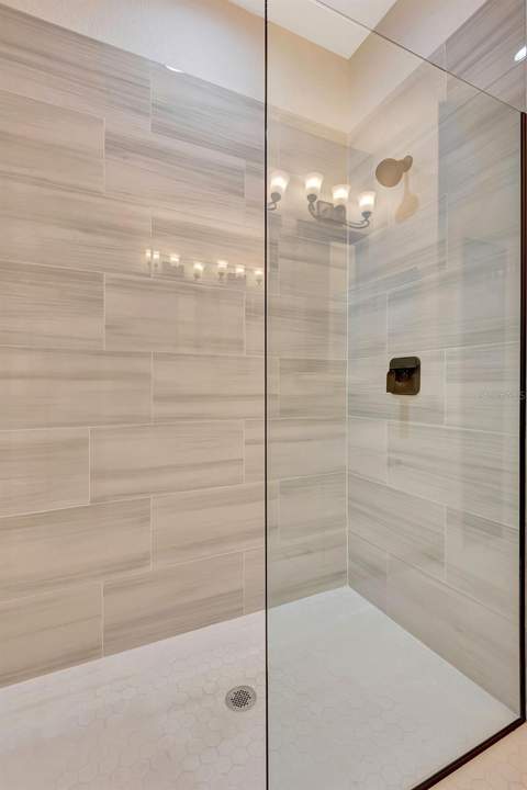 5035 Lakescene Place, Sarasota FL - photo 16 of 28