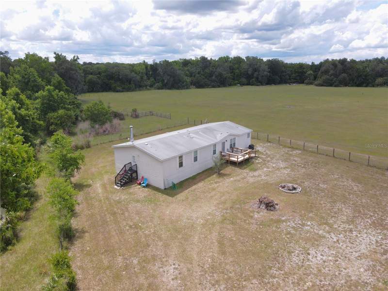 4 bedroom Manufactured Home at 11804 SE County Road 234, Micanopy, Micanopy — photo 2