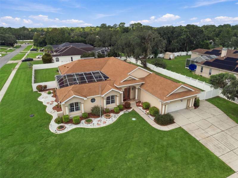 5 bedroom Single Family Residence at 12061 Sapphire Drive, Padrons West Linden Estates, Spring Hill — photo 2
