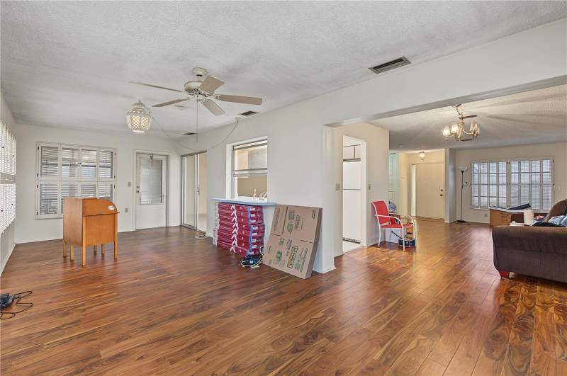 3 bedroom Single Family Residence at 8210 Lora Del Rio Drive, San Clemente Village, Port Richey — photo 4