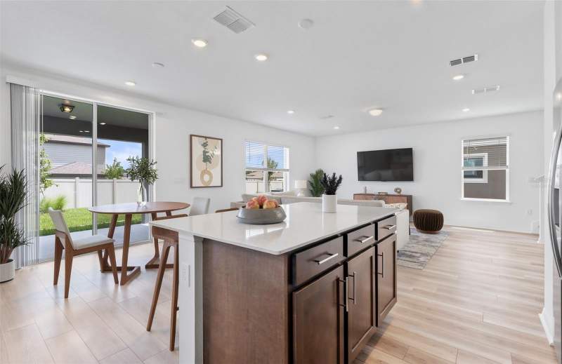 4 bedroom Single Family Residence at 1452 Hamilton Way, Silverlake Phase 2, Lake Alfred — photo 2
