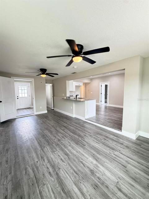 4112 Mesa Drive, New Port Richey FL - photo 7 of 25
