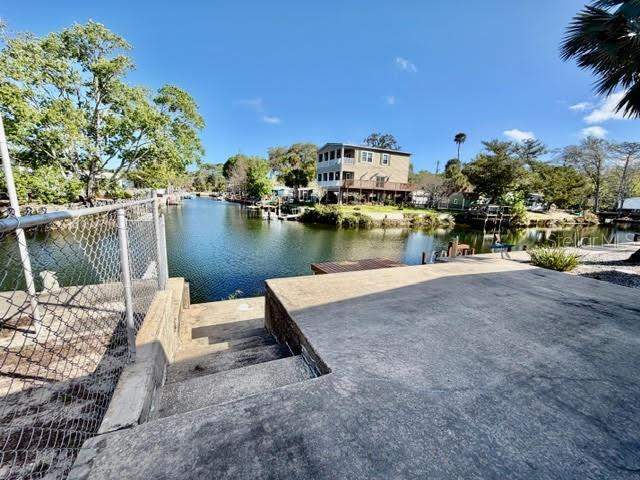 Weeki Wachee Shores