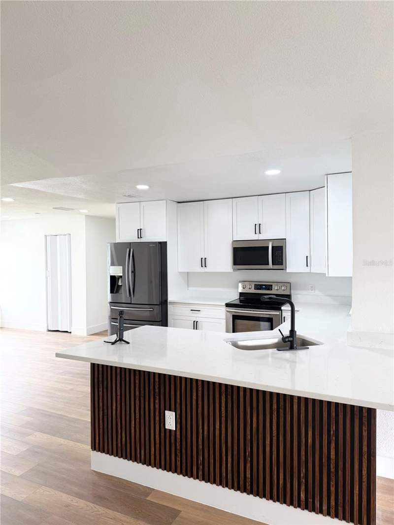 4 bedroom Single Family Residence at 305 Cornwallis Court, Poinciana Village 1 Nbhd 1 North, Kissimmee — photo 3