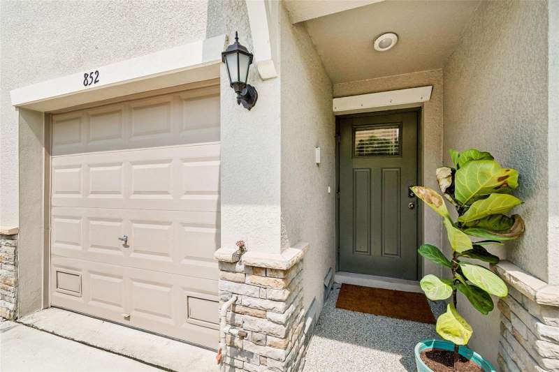2 bedroom Townhouse at 852 Tennyson Mill Circle, Palm River Twnhms Ph 2, Tampa — photo 3