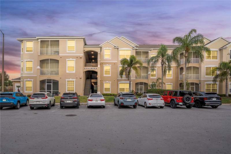 2303 BUTTERFLY PALM WAY #303 home for sale in Wyndham Palms