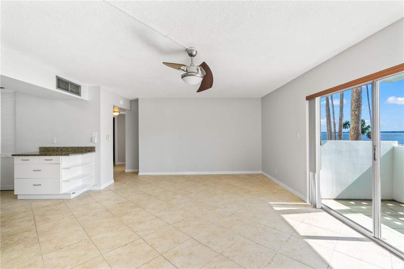 1 bedroom Condominium at 2401 Bayshore Boulevard #212, Harbour House Condo, Tampa — photo 5
