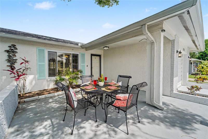 2 bedroom Single Family Residence at 1496 Queen Anne Drive, Highland Lakes, Palm Harbor — photo 2