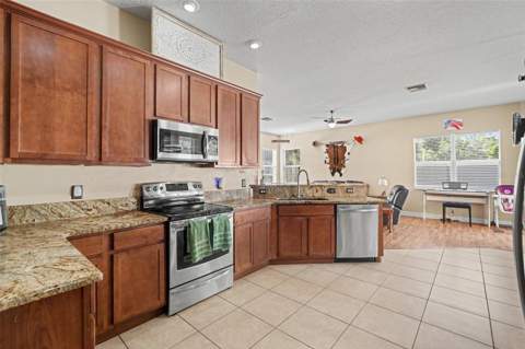 4481 Birchfield Loop, Spring Hill FL - photo 10 of 28