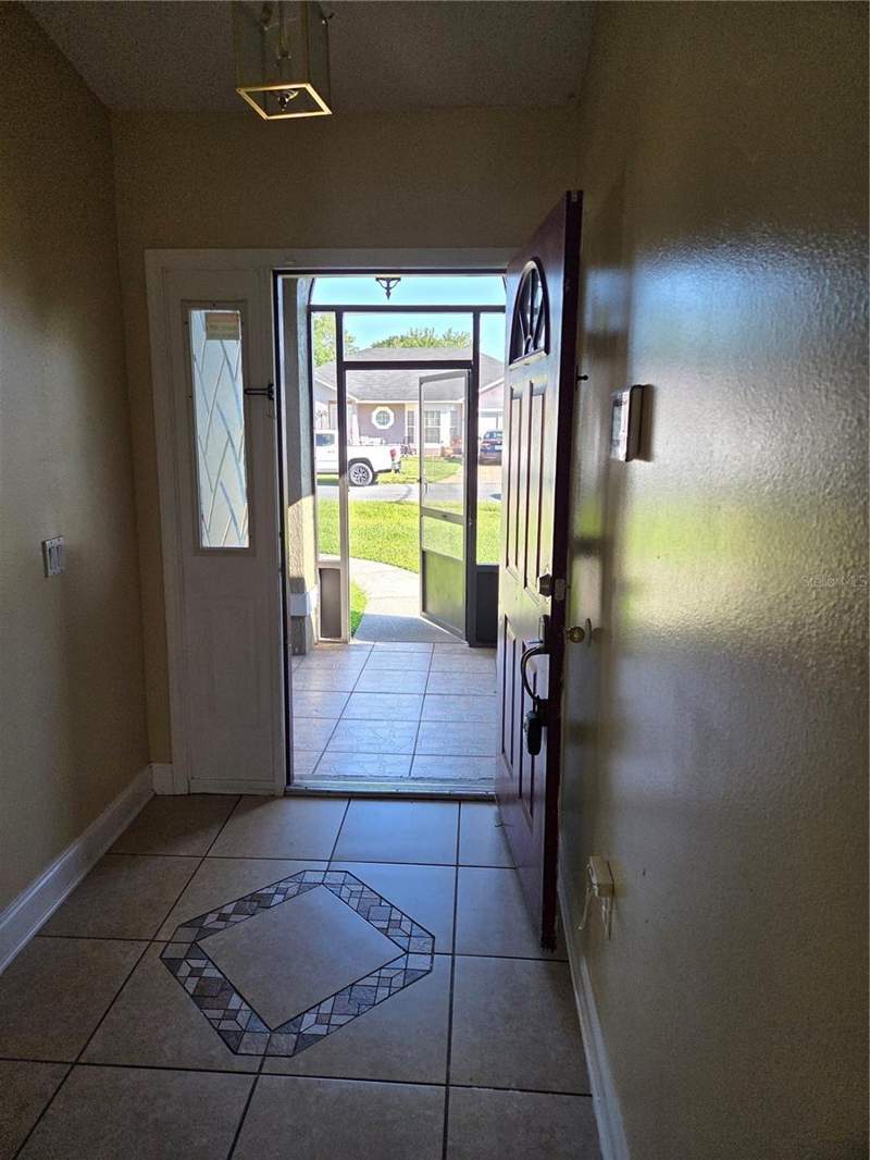 3 bedroom Single Family Residence at 953 Louvre Court, Poinciana Village 5 Nbhd 1, Kissimmee — photo 4