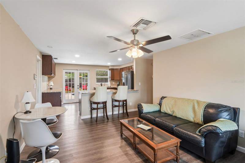 3 bedroom Single Family Residence at 8401 Portulaca Avenue, Crestridge 8th Add, Seminole — photo 3