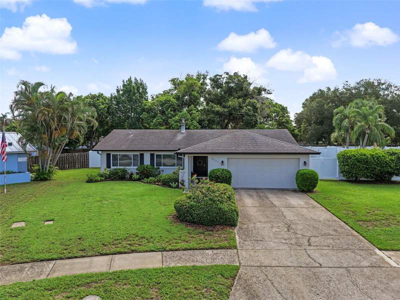 4 bedroom Single Family Residence at 9777 119TH WAY, SEMINOLE GROVE ESTATES WEST ADD, SEMINOLE — photo 2