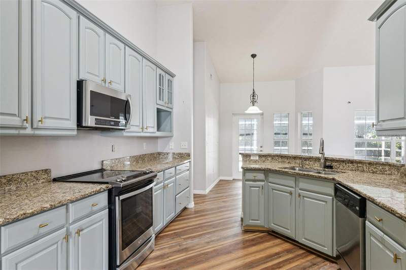 4 bedroom Single Family Residence at 4450 Abaco Drive, Tavares Groves At Baytree Ph 03, Tavares — photo 4