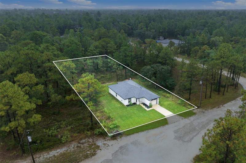 3 bedroom Single Family Residence at 12151 Sora Avenue, Royal Highlands, Weeki Wachee — photo 2