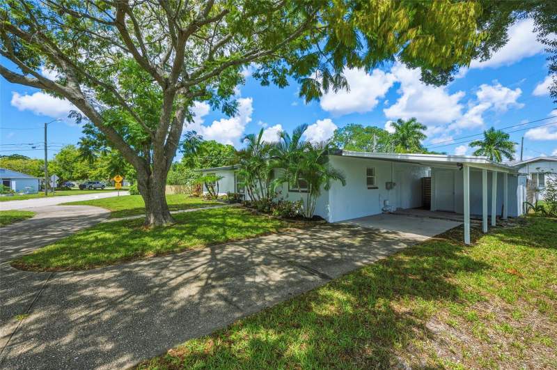 4 bedroom Single Family Residence at 7300 10th Street, Meadow Lawn 7th Add, St Petersburg — photo 3