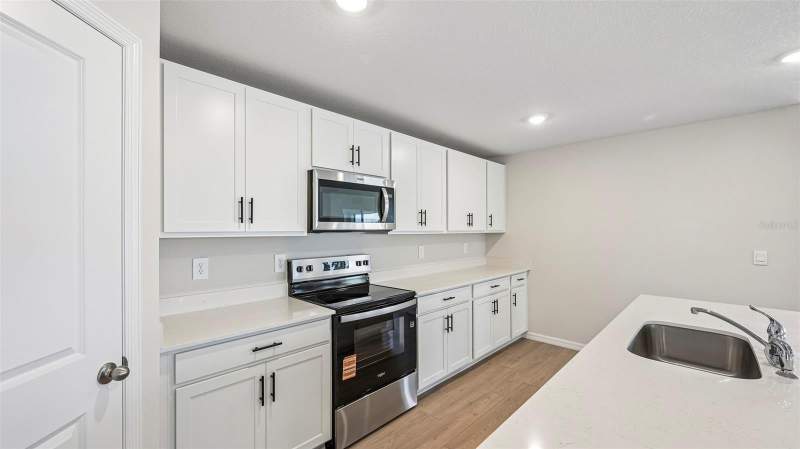 5 bedroom Single Family Residence at 17521 Whiskey Creek Trail, Rye Crossing, Parrish — photo 5