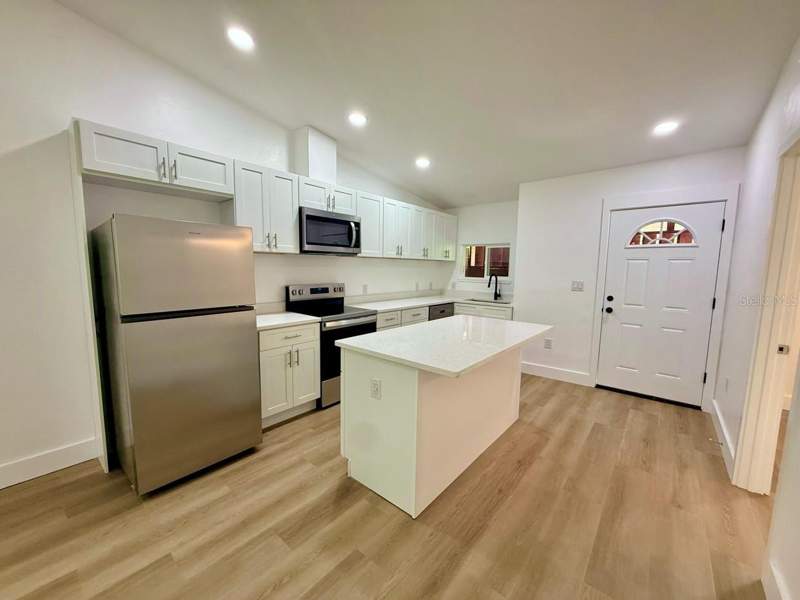 2 bedroom Townhouse at 7020 SW 45th Avenue, Greenleaf, Gainesville — photo 3