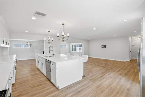 1349 Viewtop Drive, Clearwater FL - photo 6 of 31