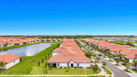 17255 Holly Well Avenue, Wimauma FL - photo 8 of 63
