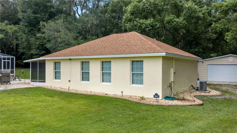 4 bedroom Single Family Residence at 17261 SE 101st Avenue Road, Bridle Trail Estate, Summerfield — photo 3