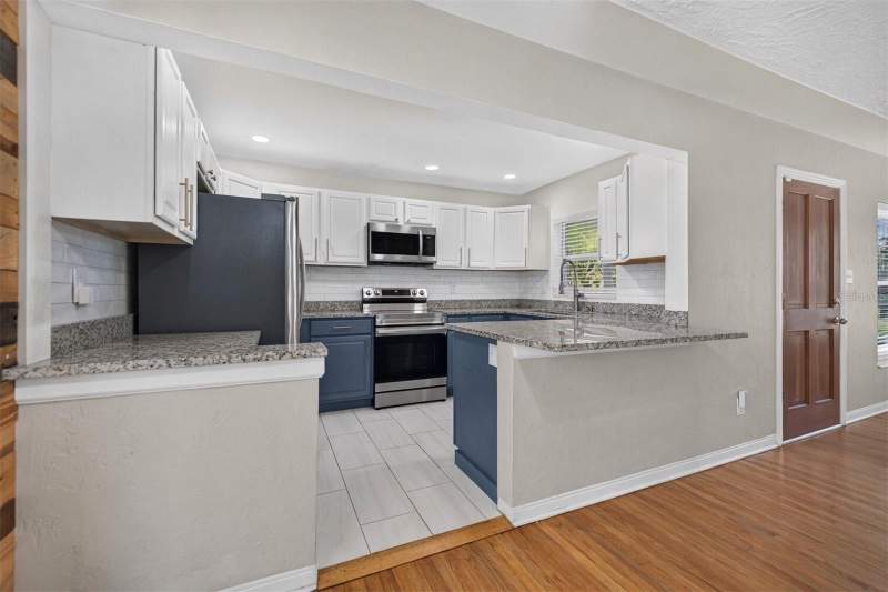 2 bedroom Single Family Residence at 7116 Date Palm Avenue, Pasadena On The Gulf Sec B, St Petersburg — photo 5